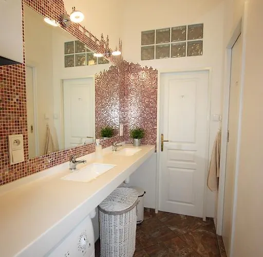 Adam&eva Hostel